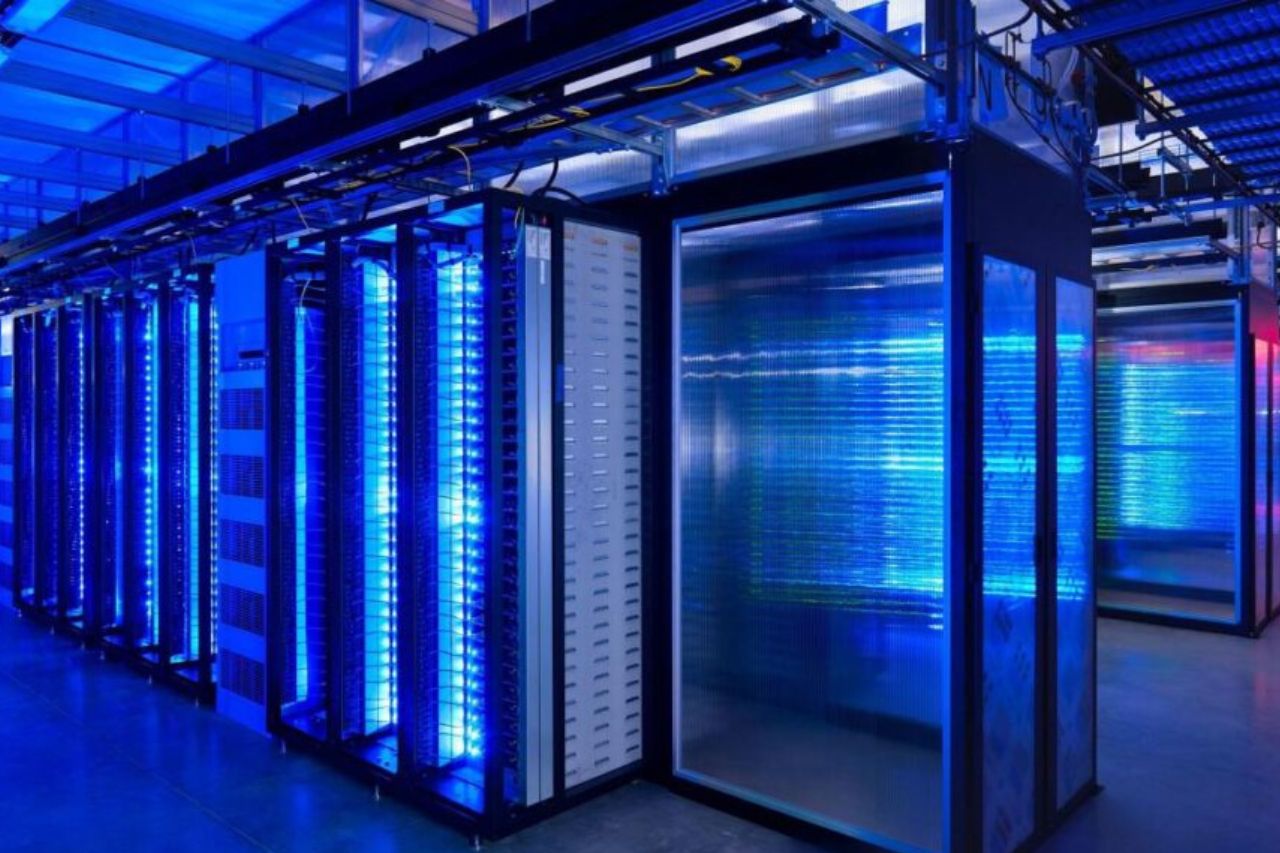 La era digital ha permitido que nuestra información se procese de manera constante en centro de datos.