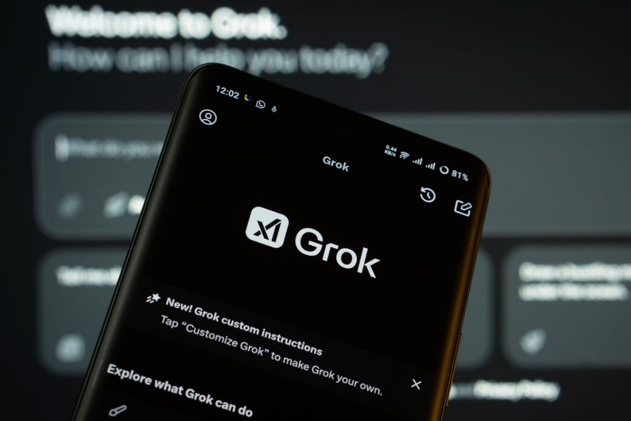Baby Grok, ingresará al mercado como competencia directa de Chat GPT for Kids y Socratic AI.