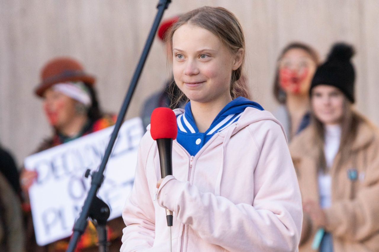 Greta Thunberg ha recibido más de seis premios durante su lucha, entre ellos; un Premio Internacional de la Paz Infantil y Persona del año.