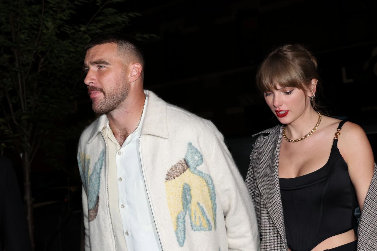 Taylor Swift anuncia compromiso